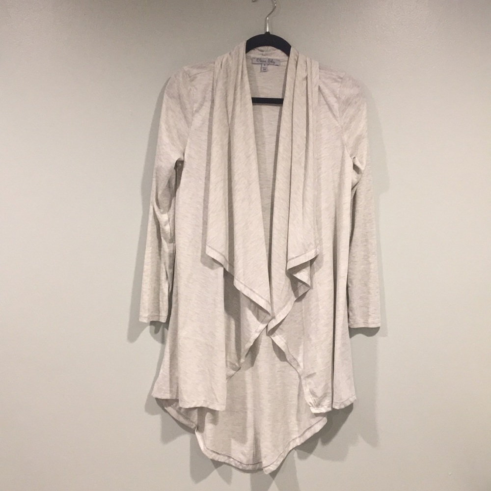 Beautiful light gray cardigan!!